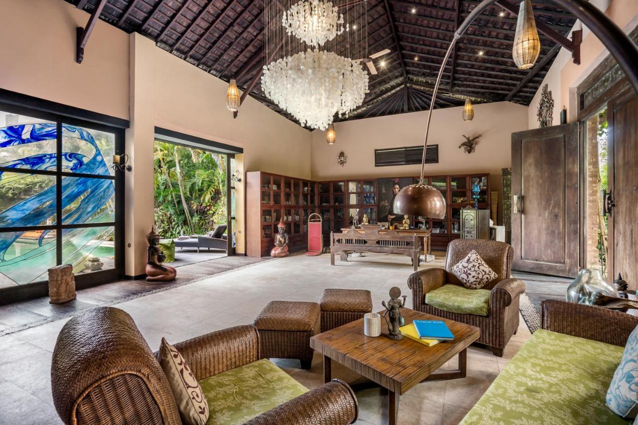 Lautan Kupu - Kupu Villas Kuta  Exterior photo
